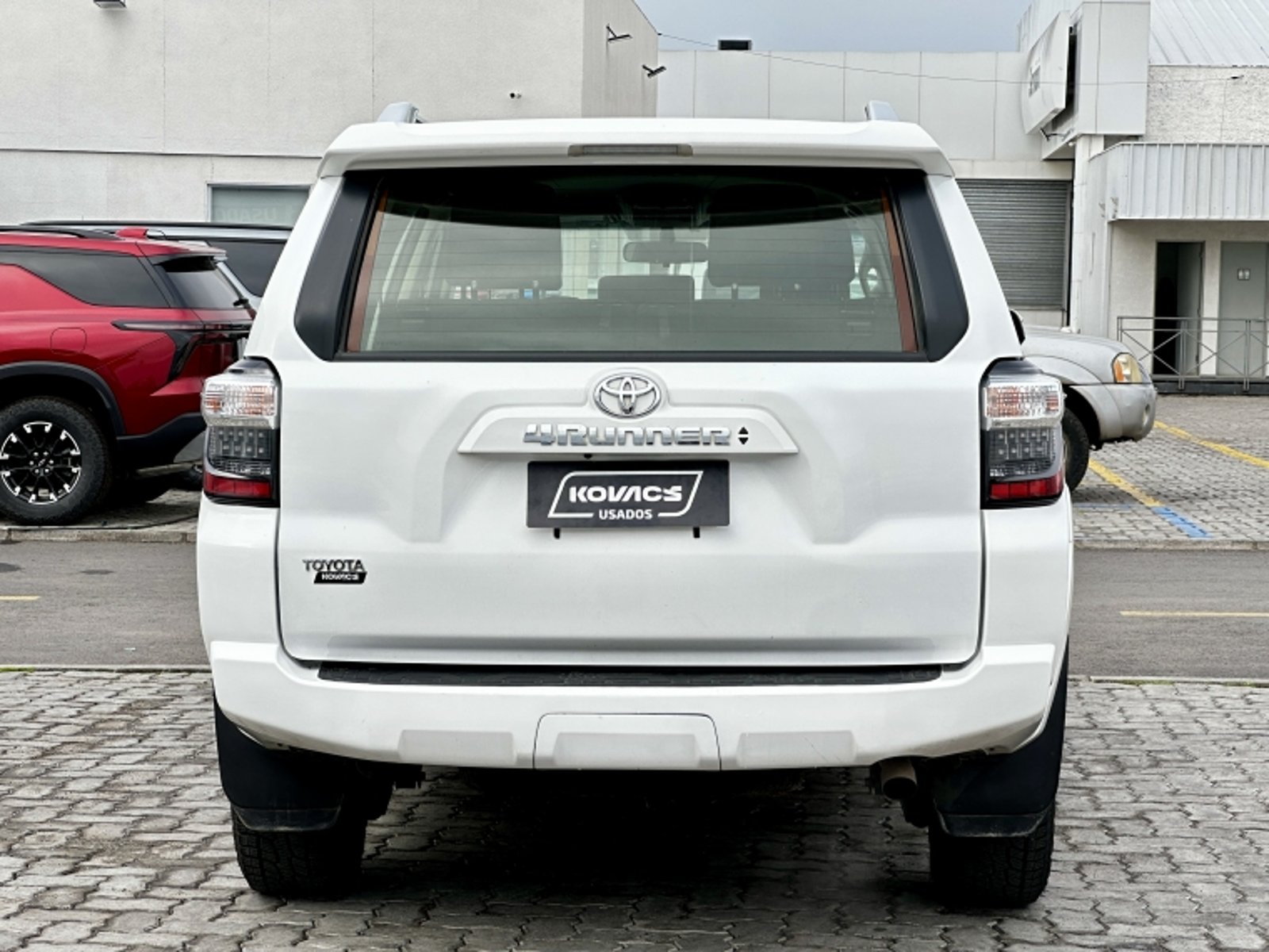TOYOTA 4RUNNER 4.0  SR5  AT  4X4 2024 - Imagen 6 de 20