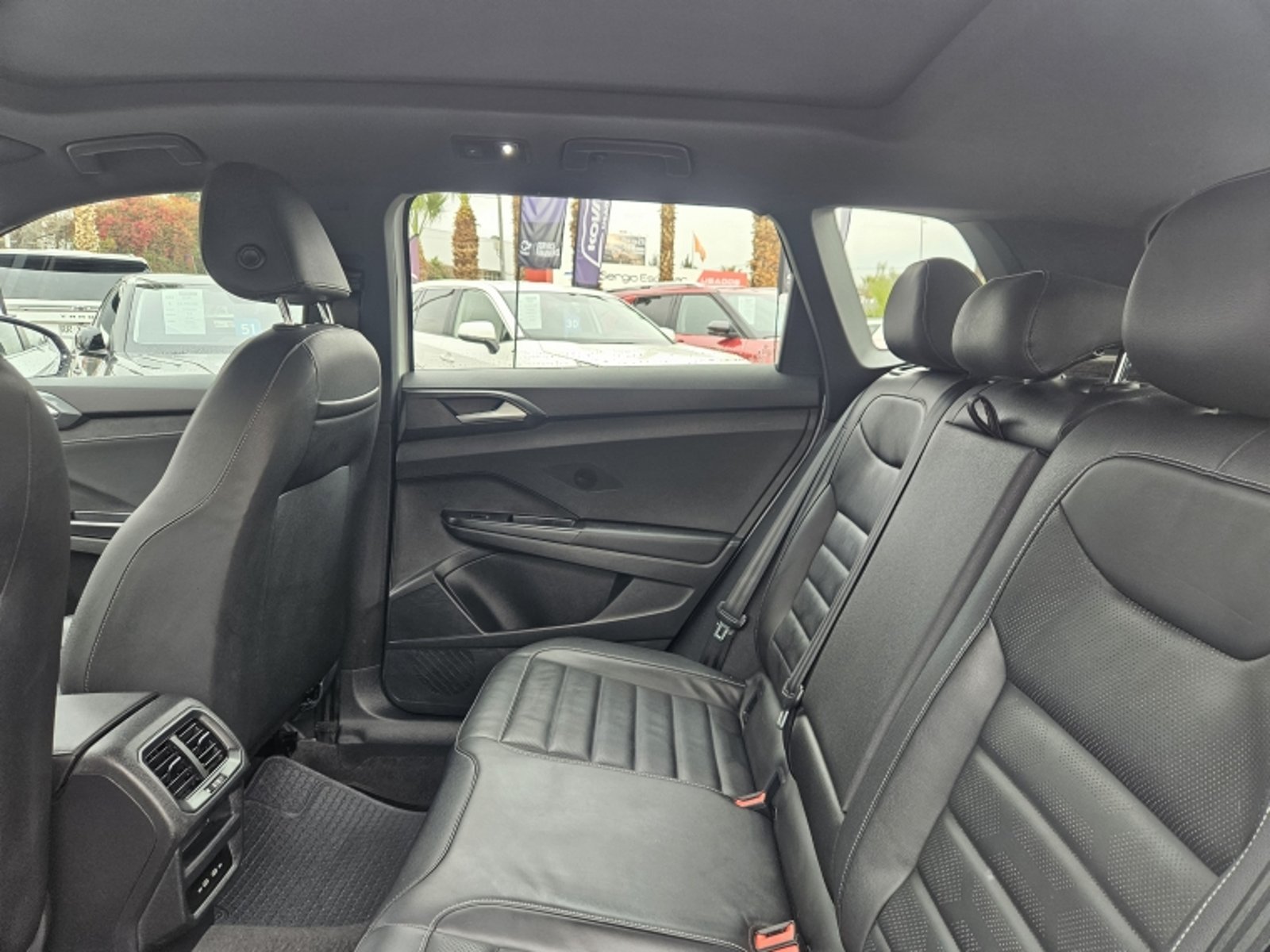 VOLKSWAGEN TAOS TSI 4X2 1.4 AUT 2024 - Imagen 8 de 20