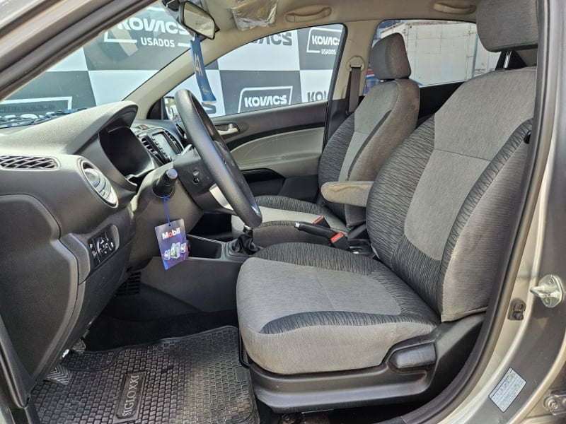 Kia SOLUTO 1.4 EX FULL MT 2024 - Imagen 13 de 17