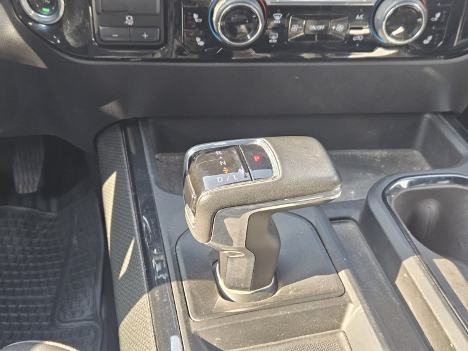 Chevrolet SILVERADO ZR2 6.2 AUT 2025 - Imagen 12 de 20
