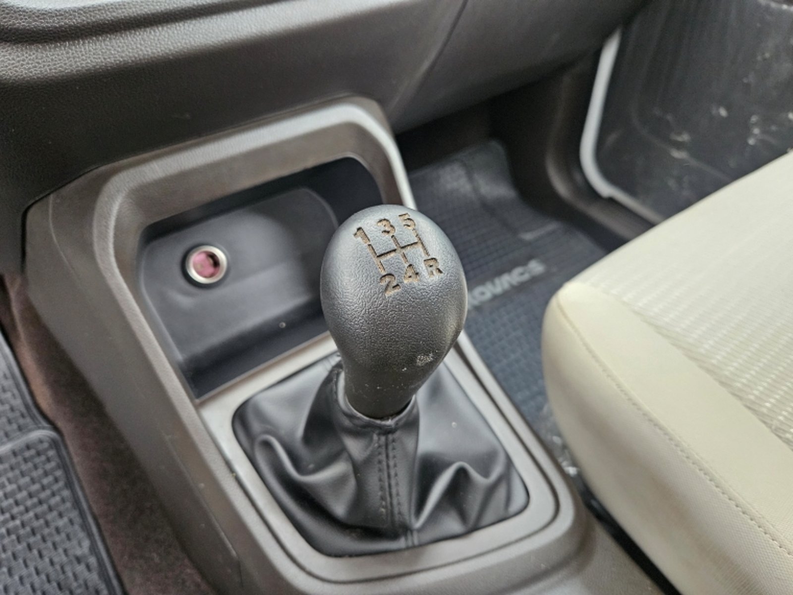 Chevrolet N400 1.5 AC MT 2023 - Imagen 13 de 15