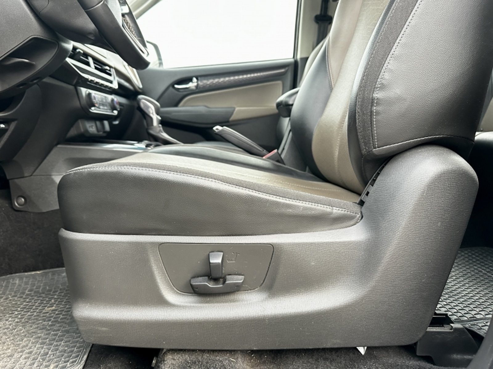 CHEVROLET COLORADO 2.8 HC AT 2024 - Imagen 16 de 18