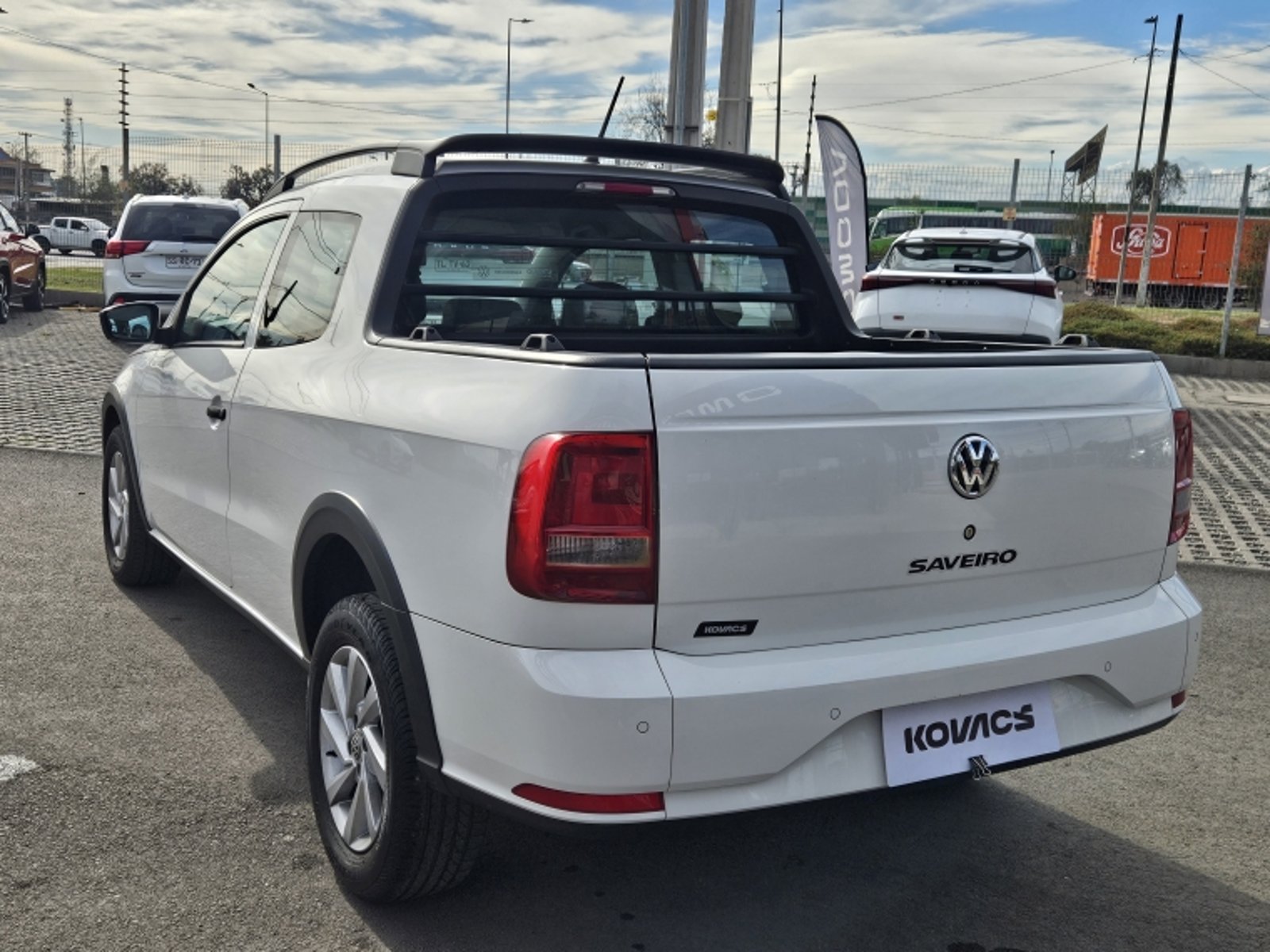 VOLKSWAGEN SAVEIRO COMFORTLINE DOB CAB 1.6 2022 - Imagen 6 de 20