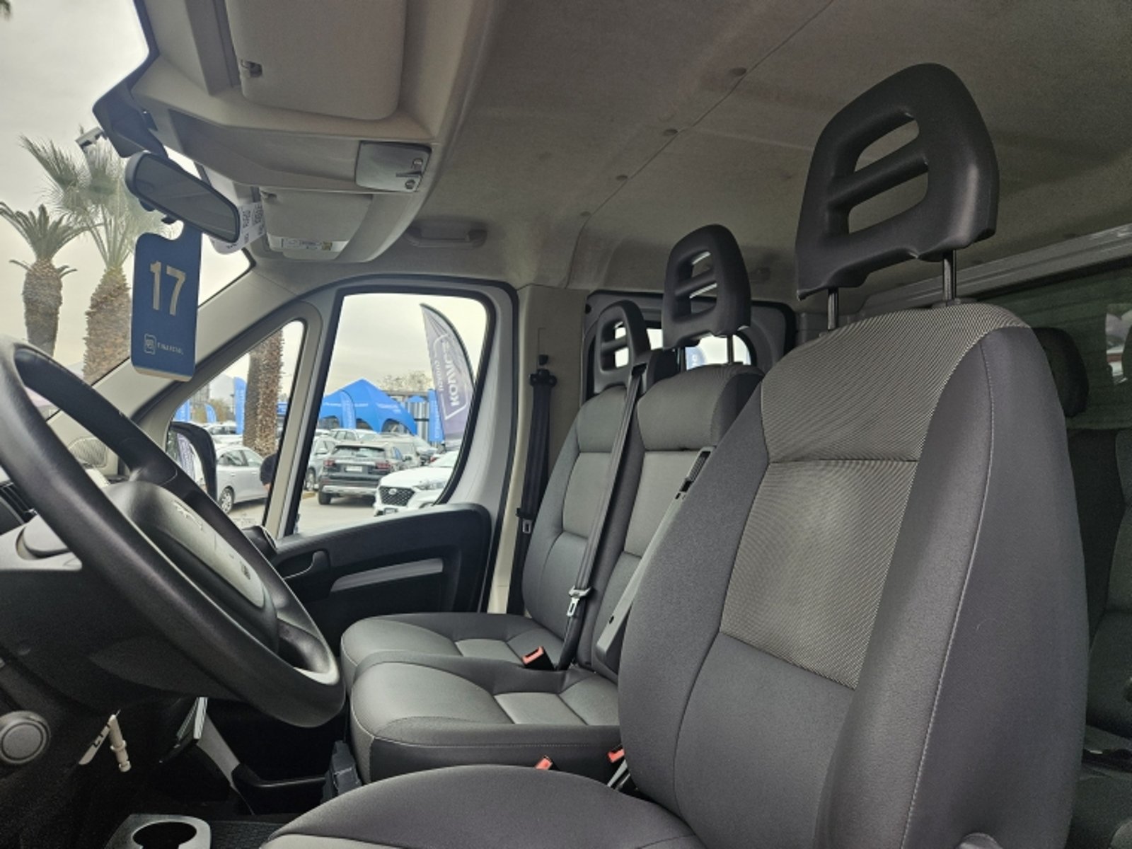 PEUGEOT BOXER D/CAB. L4 BLUEHDI 165 MT DIESEL 2023 - Imagen 16 de 17