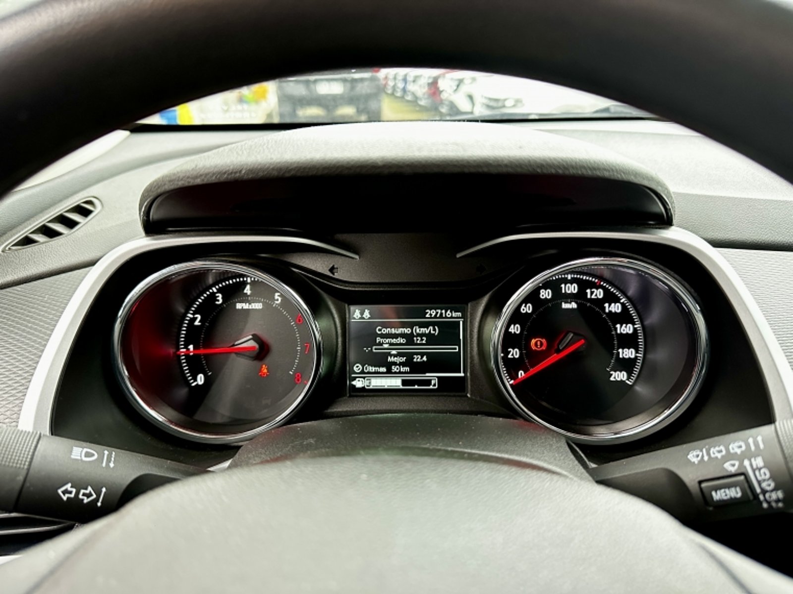 Chevrolet TRACKER 1.2T LTZ MT 2024 - Imagen 11 de 18