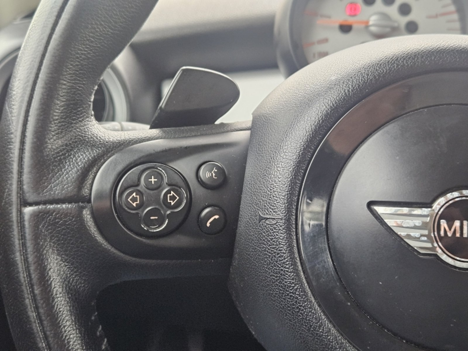 Mini COOPER SALT HB 1.6 AT 2014 - Imagen 17 de 18