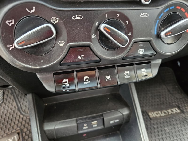 Kia SOLUTO 1.4 LX MT 2024 - Imagen 12 de 18