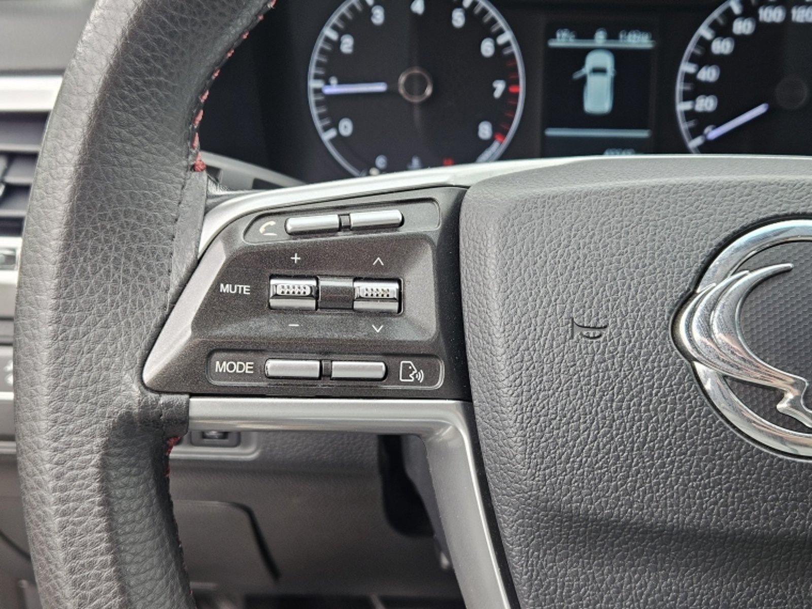 SSANGYONG REXTON 2.0 AUT 4X4 2023 - Imagen 18 de 20