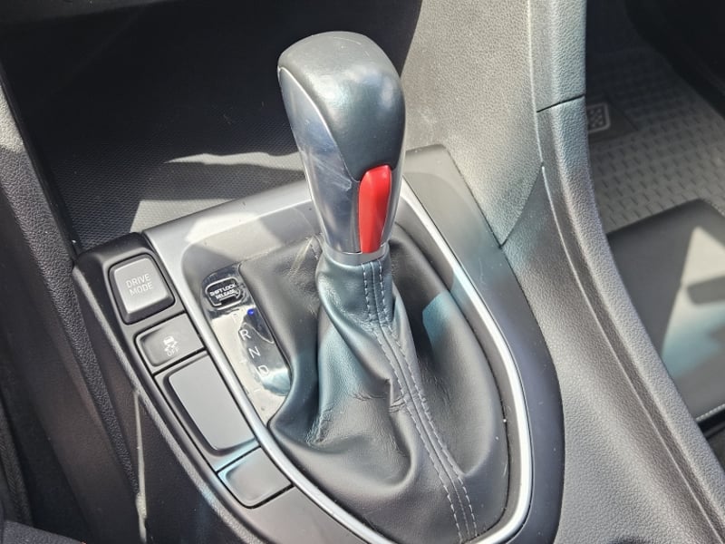 Hyundai VELOSTER JS GDI HB 1.6 AUT 2019 - Imagen 15 de 19
