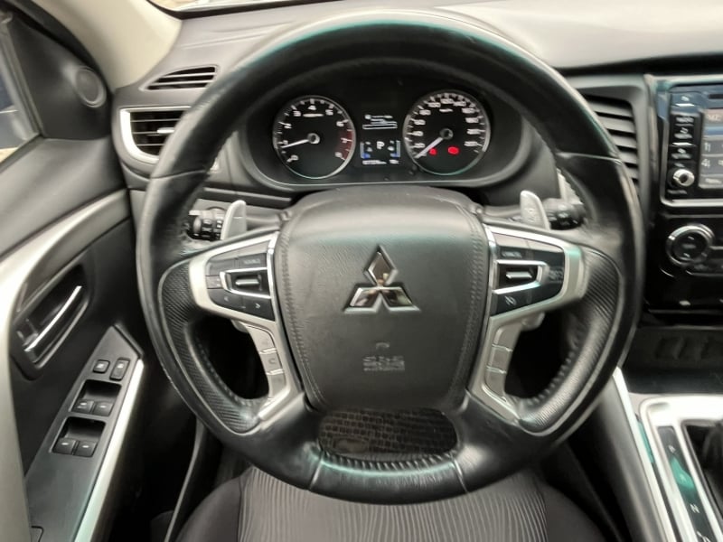 Mitsubishi MONTERO SPORT 3.0 AT  4X2 2020 - Imagen 15 de 20