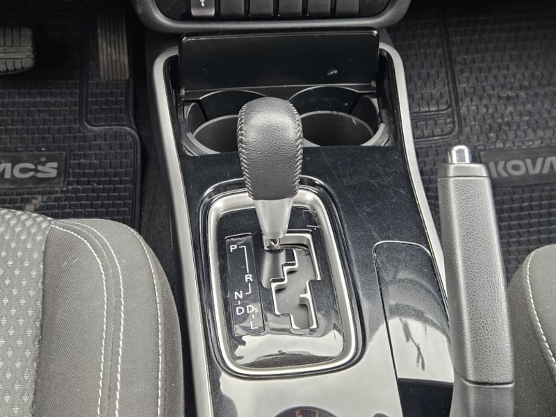 Mitsubishi OUTLANDER GLX AT 4X2 2.0 2023 - Imagen 12 de 20
