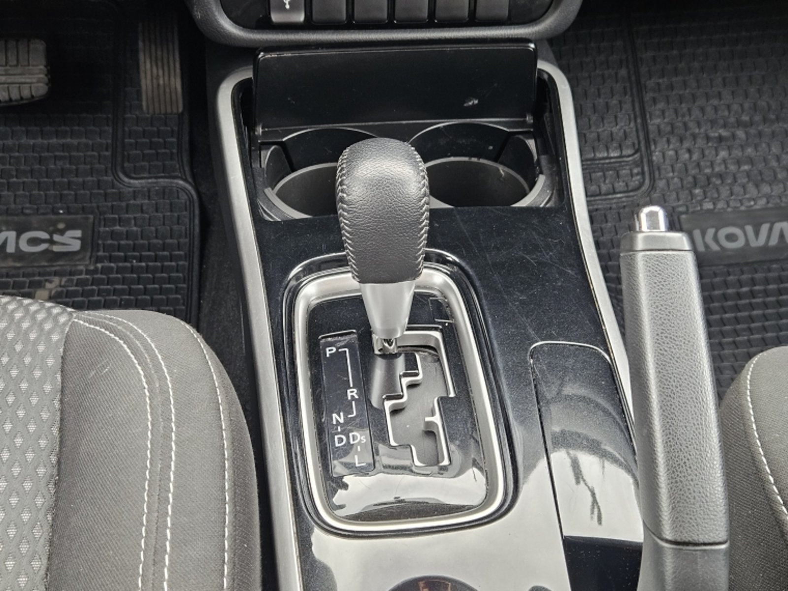 MITSUBISHI OUTLANDER GLX AT 4X2 2.0 2023 - Imagen 12 de 20