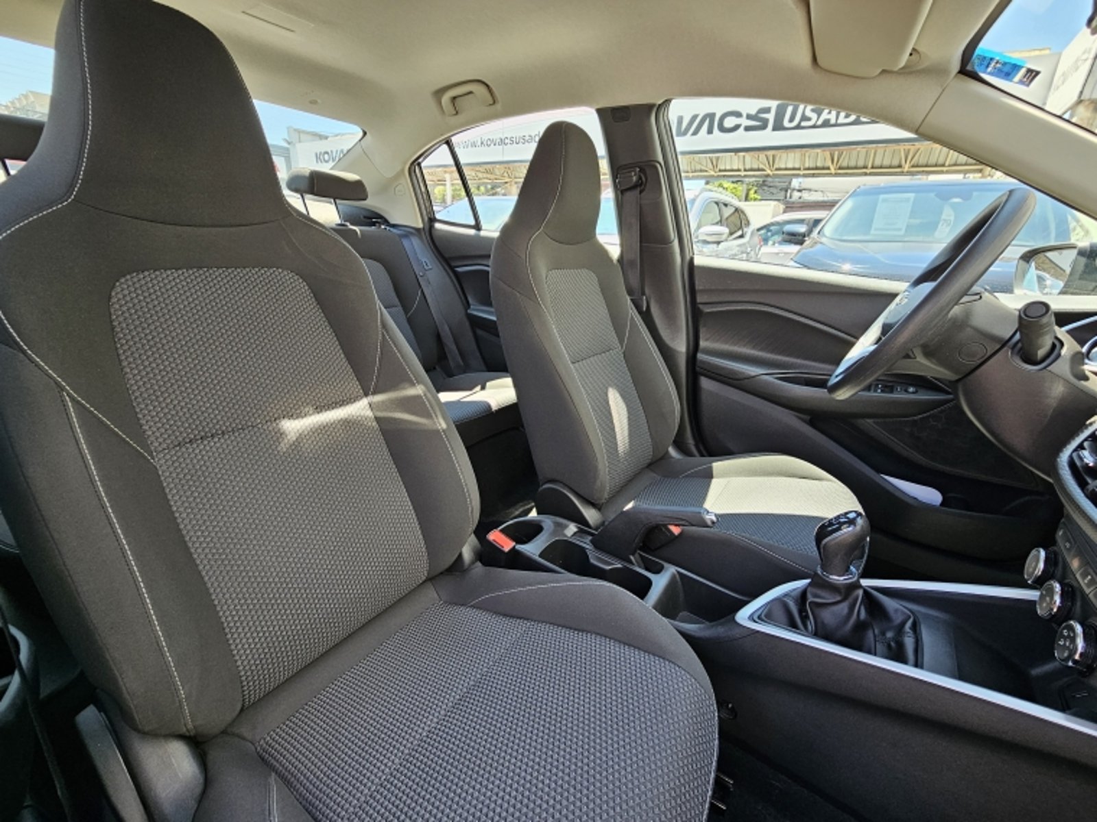 CHEVROLET ONIX 1.0 SEDAN LTZ MT 2023 - Imagen 19 de 20