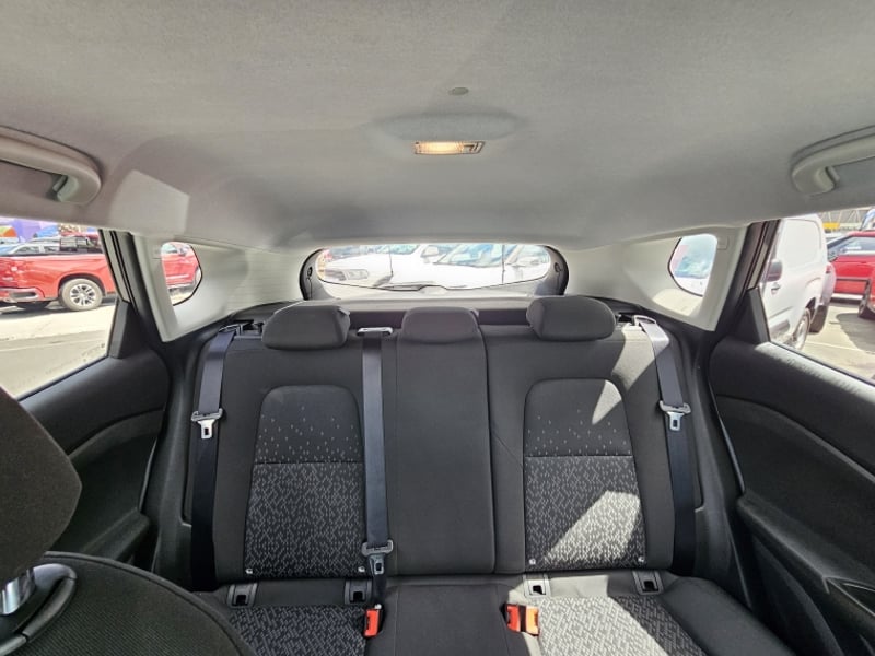 Chevrolet TRACKER 1.2 LS MT 2024 - Imagen 16 de 20