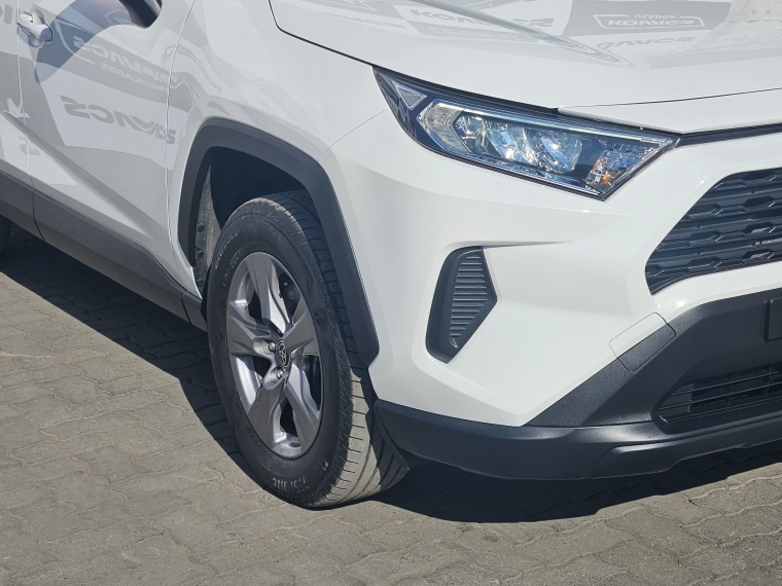 TOYOTA RAV4 LE AT 2024 - Imagen 7 de 20
