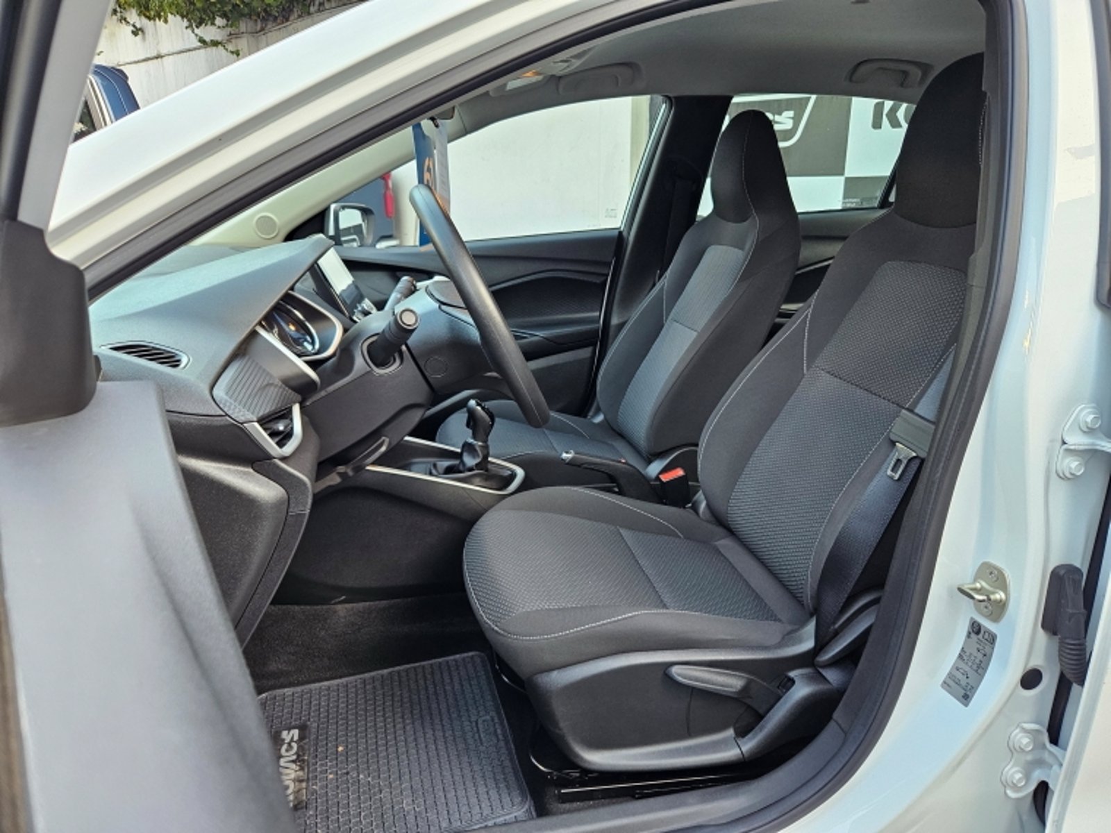 CHEVROLET ONIX 1.0  SEDAN  LTZ MT 2023 - Imagen 11 de 20
