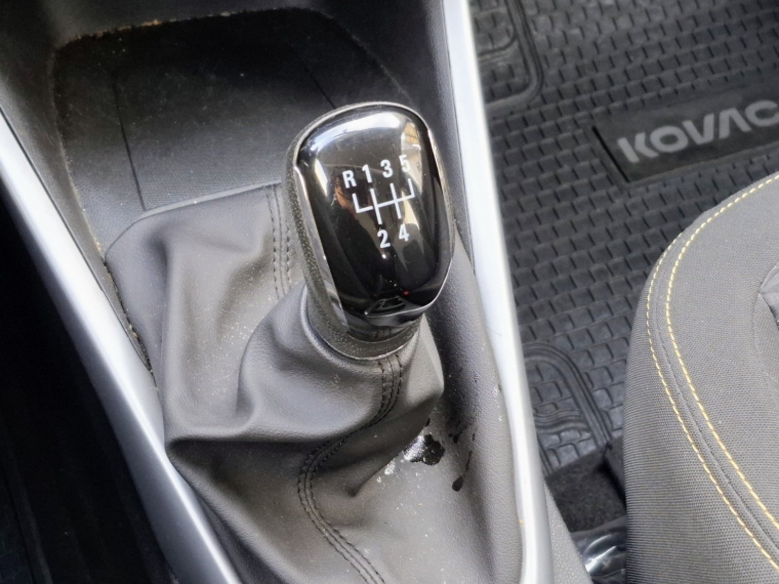 CHEVROLET MONTANA LT MT 2024 - Imagen 16 de 20