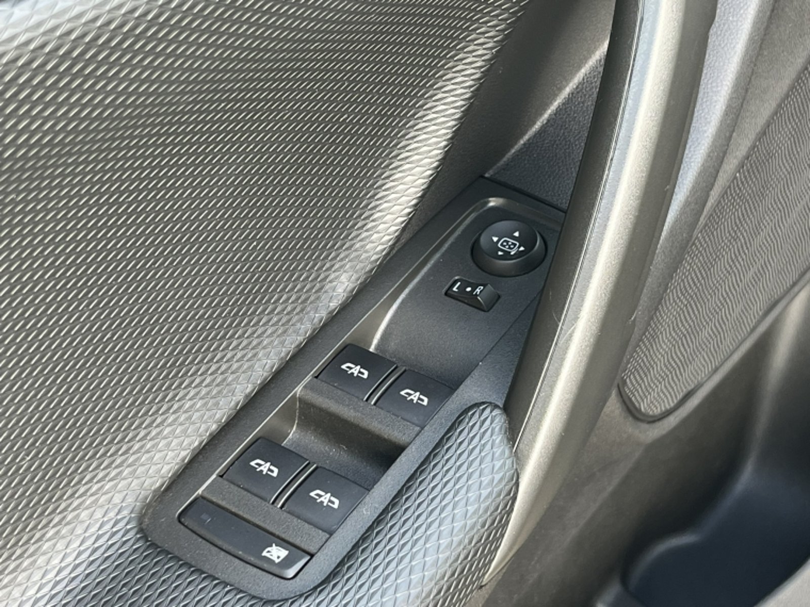 CHEVROLET TRACKER LS MT 2024 - Imagen 11 de 20