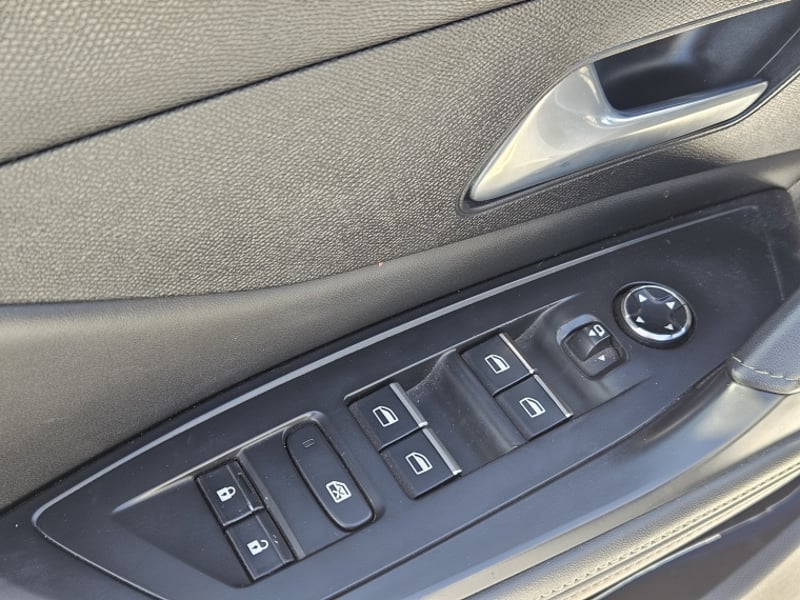 Peugeot 308 308 PURETECH 1.2 AUT 2022 - Imagen 14 de 20