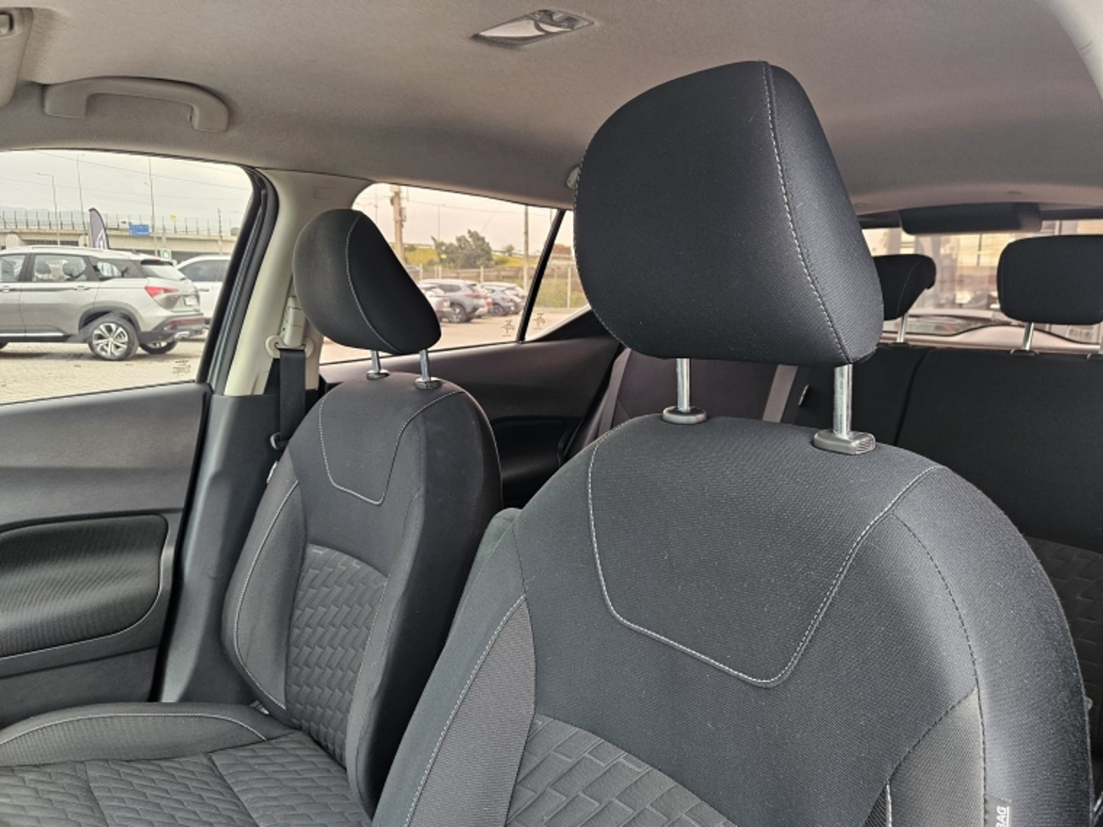 Nissan KICKS 1.6 ADVANCE AT 2024 - Imagen 15 de 20