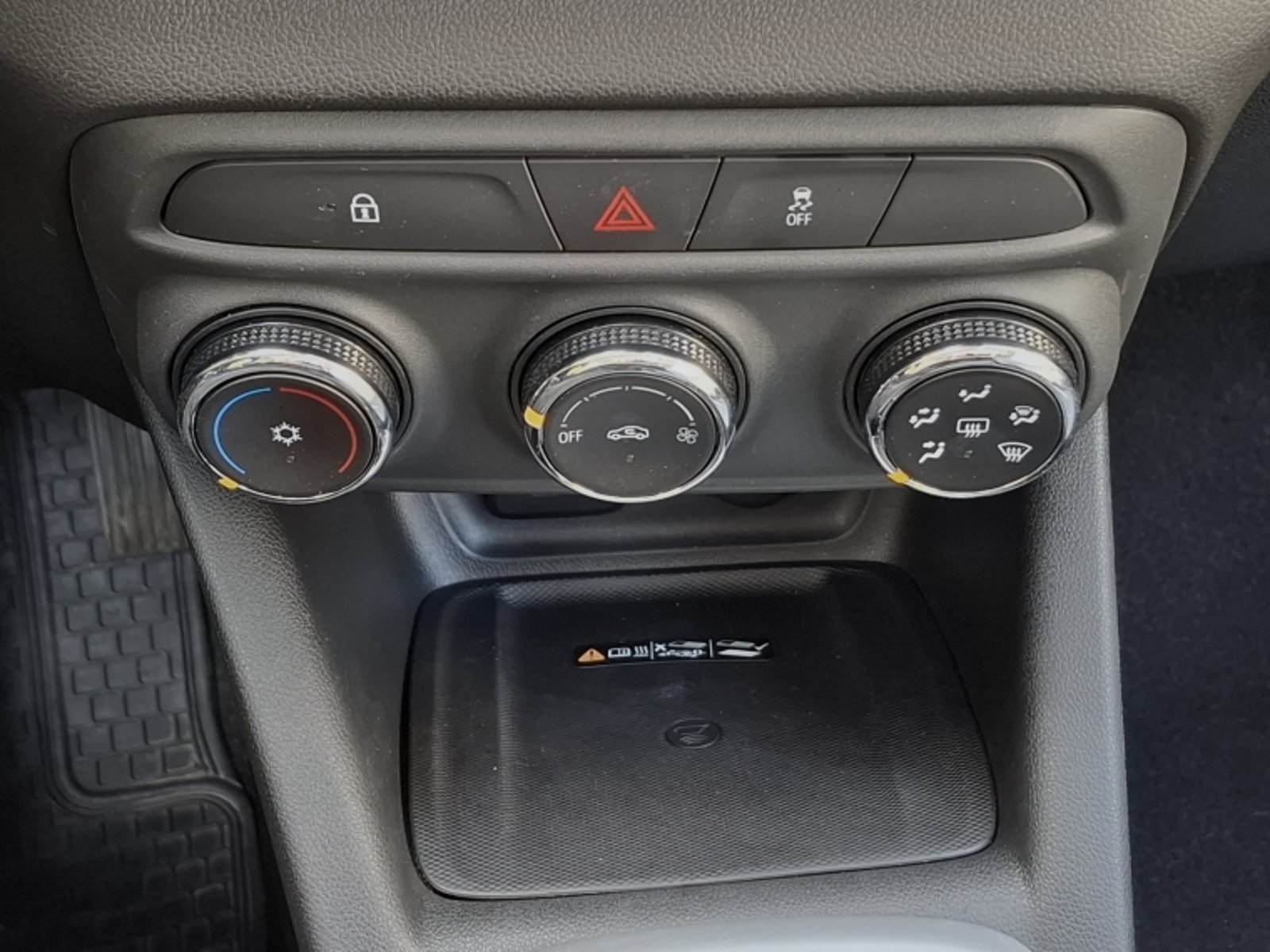CHEVROLET TRACKER PREMIER AT 2024 - Imagen 14 de 20