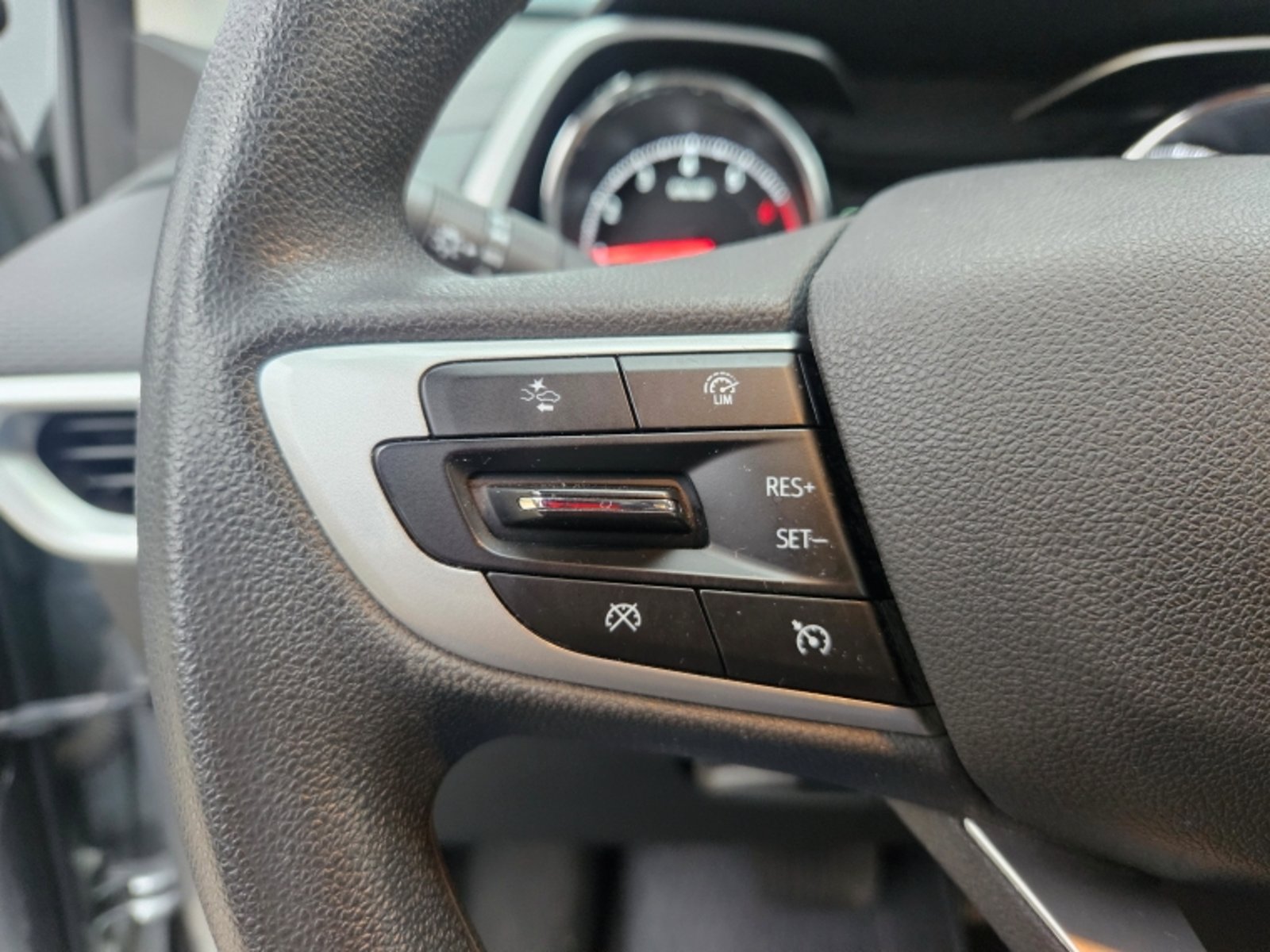 Chevrolet TRACKER 1.2T LTZ AT 2025 - Imagen 18 de 19
