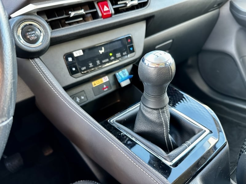 Toyota YARIS 1.5 E SEDAN MT 2023 - Imagen 14 de 18