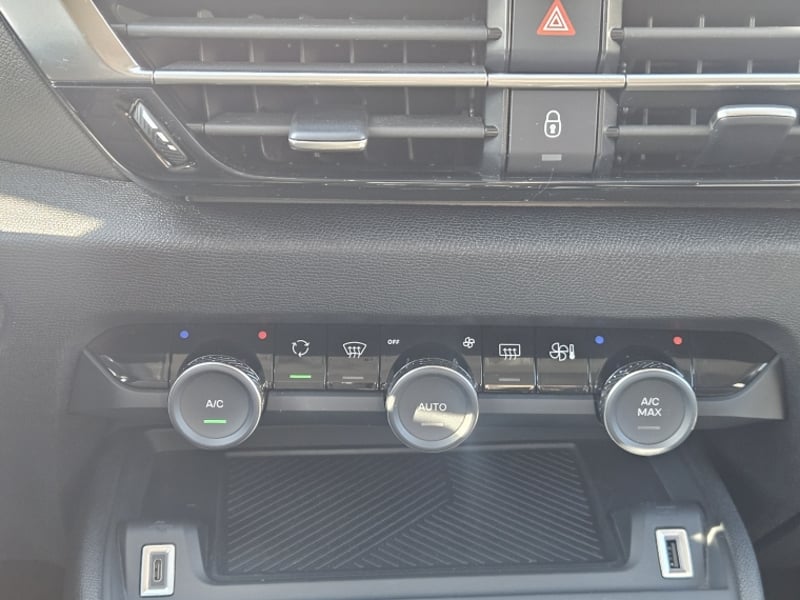 Citroën C-4 PURETECH 130 EAT8 FEEL PACK 2023 - Imagen 13 de 20
