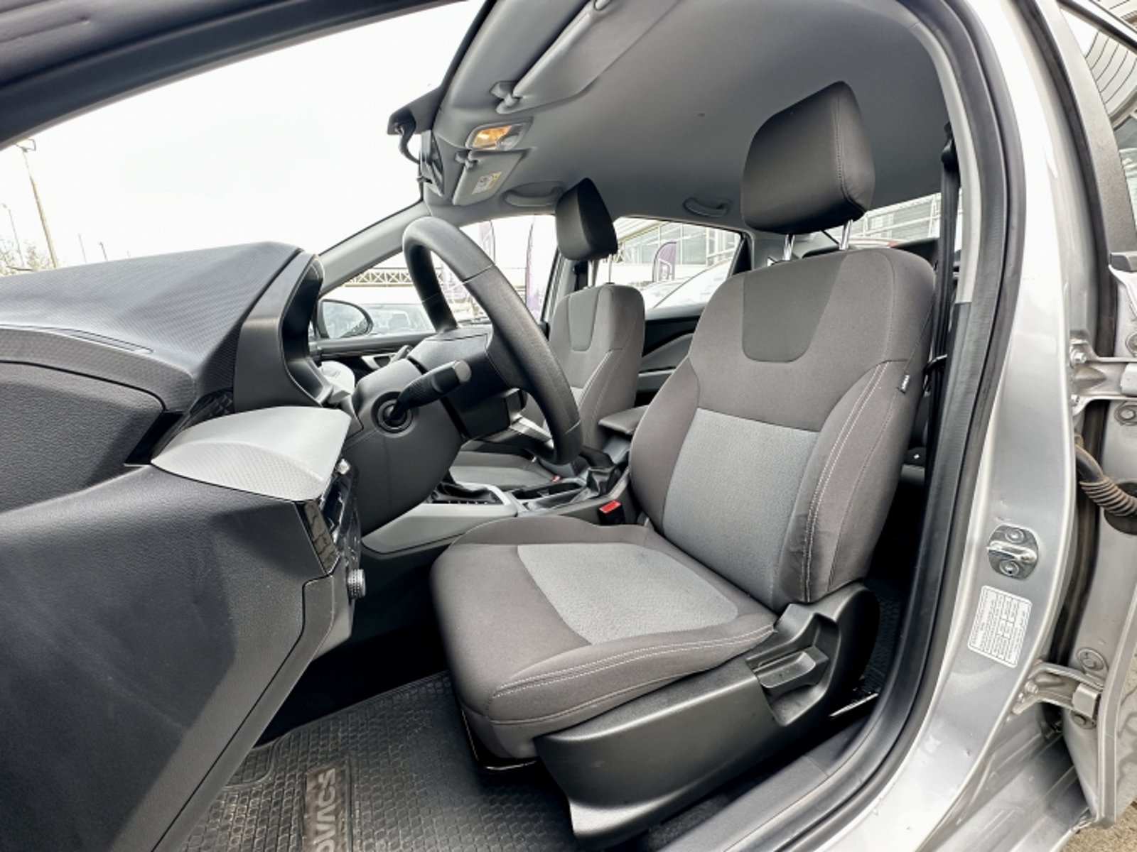 Chevrolet SAIL 1.5 CVT 2024 - Imagen 9 de 18