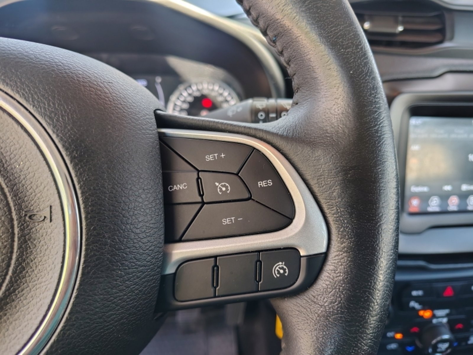 JEEP RENEGADE 1.8 SPORT LX MT 2022 - Imagen 17 de 20