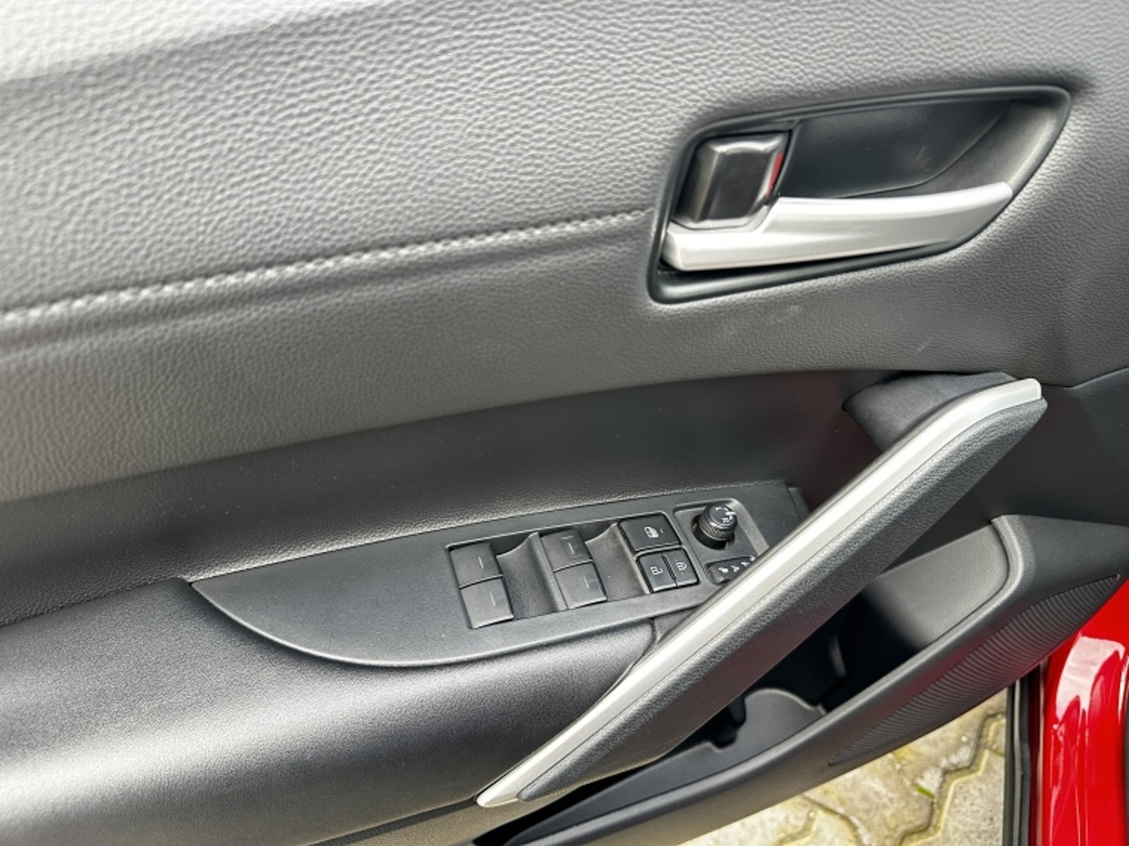 TOYOTA COROLLA 2.0 AUT 2023 - Imagen 15 de 18