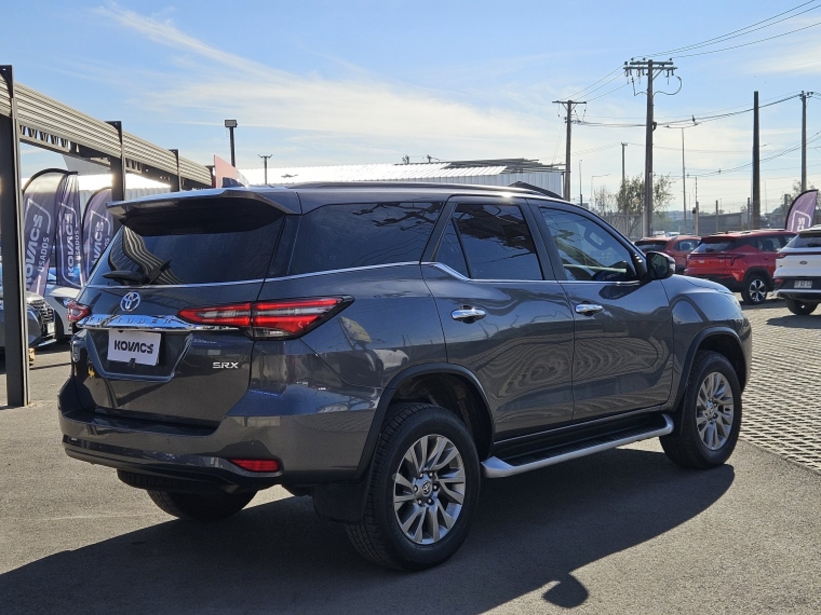 Toyota FORTUNER SRX AT 2.7 2023 - Foto 4 de 20