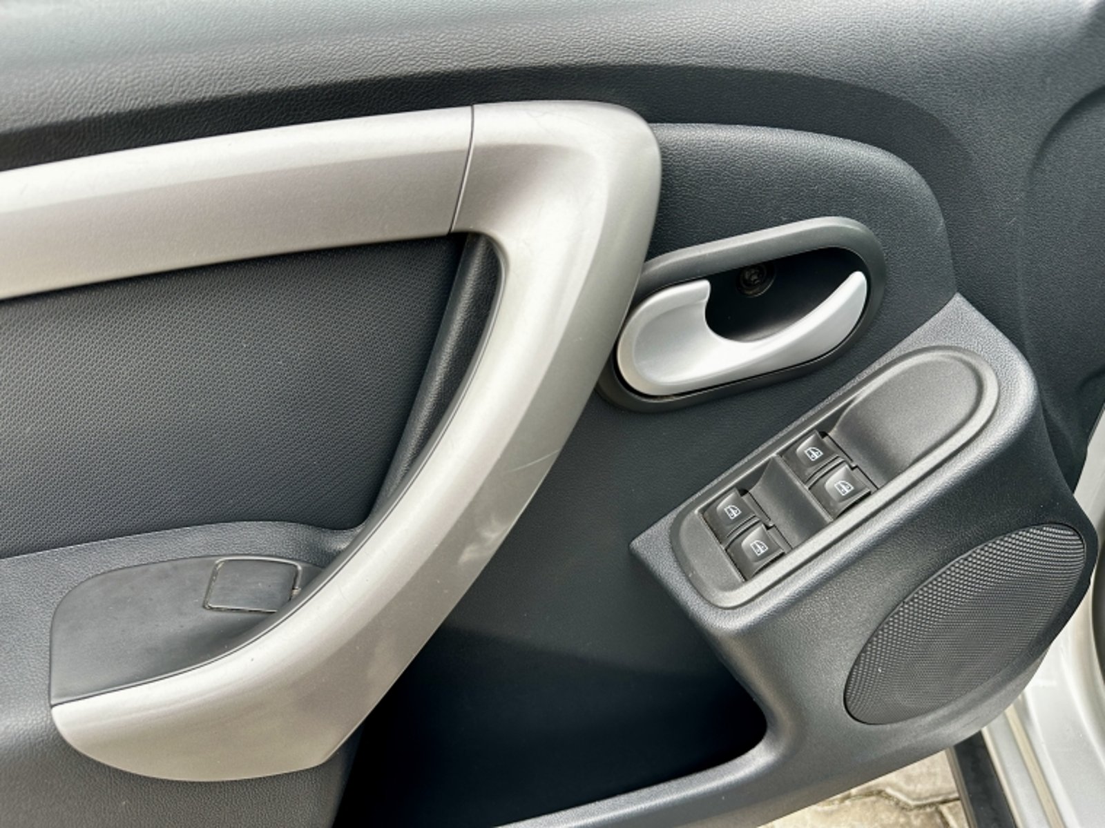 RENAULT OROCH ZEN CD MT 1.6 2019 - Imagen 15 de 18