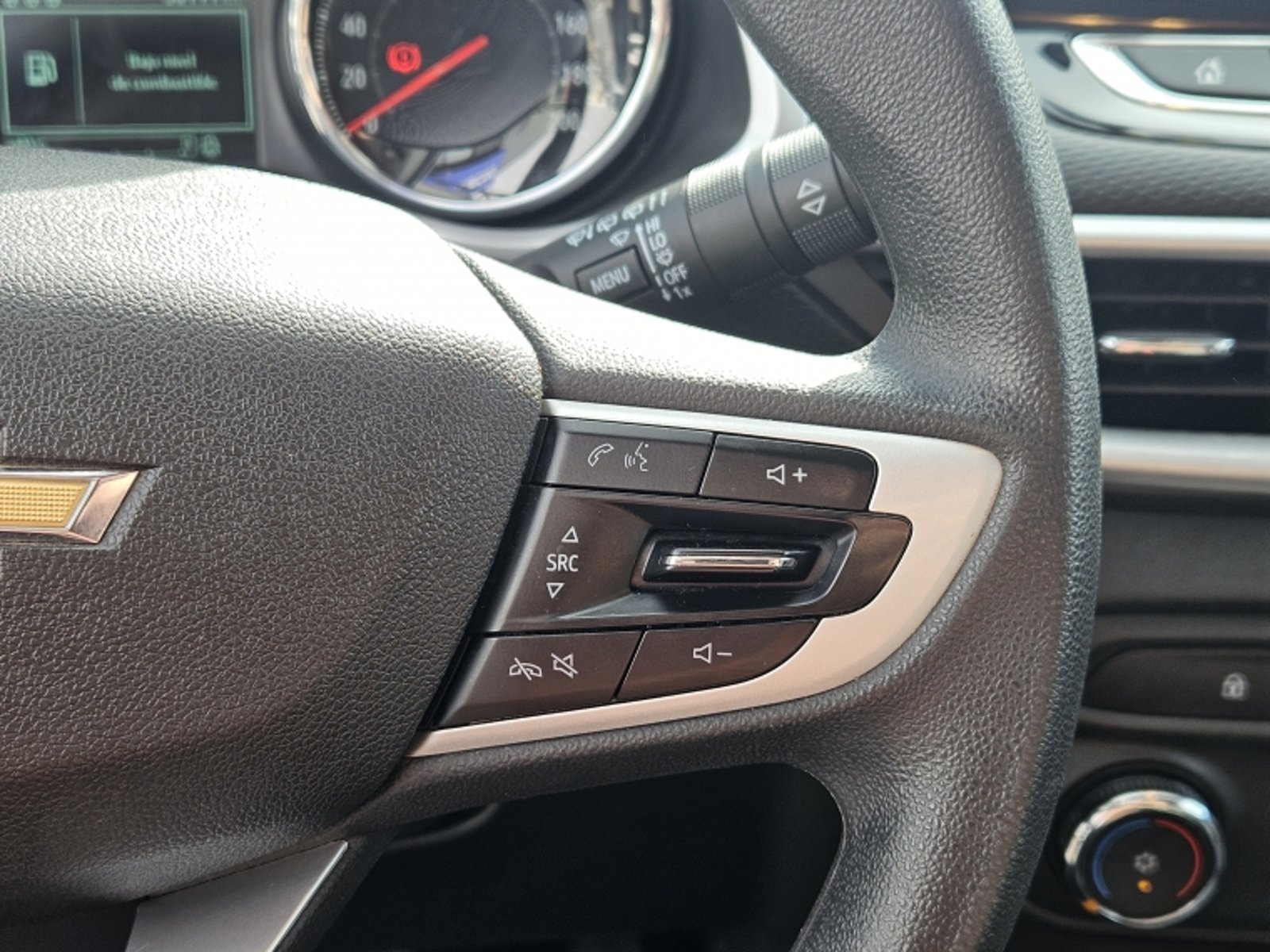 CHEVROLET TRACKER LTZ 1.2T MT 2023 - Imagen 17 de 20