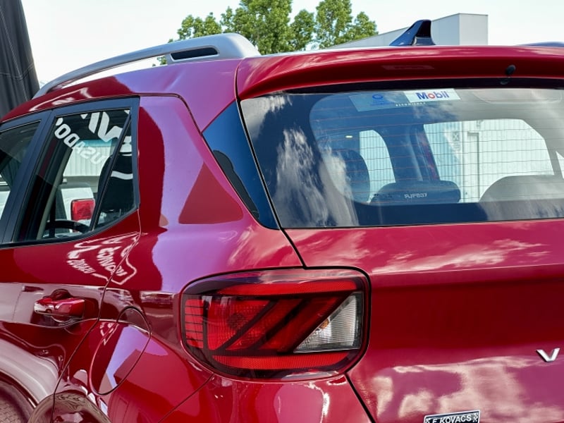 Hyundai VENUE 1.6 QX PLUS MT 2021 - Imagen 8 de 18