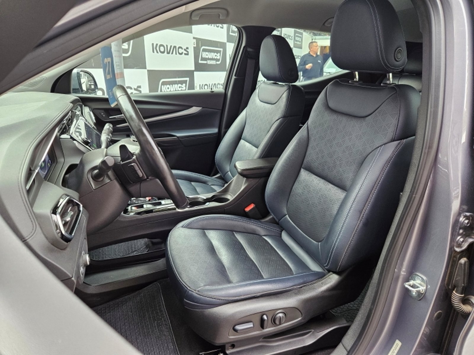 Chevrolet BOLT EUV 00 EUV AT ELECTRICO 2024 - Imagen 14 de 20