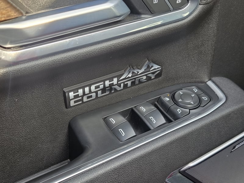 Chevrolet SILVERADO 3.0 TD HIGH COUNTRY AT 4X4 DIESEL 2025 - Imagen 14 de 20