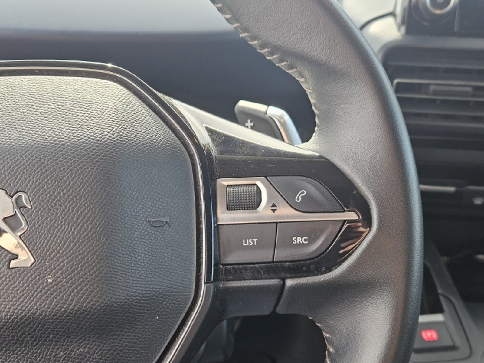 PEUGEOT RIFTER 1.5 ALLURE BLUEHDI 130 AT DIESEL 2023 - Imagen 19 de 20