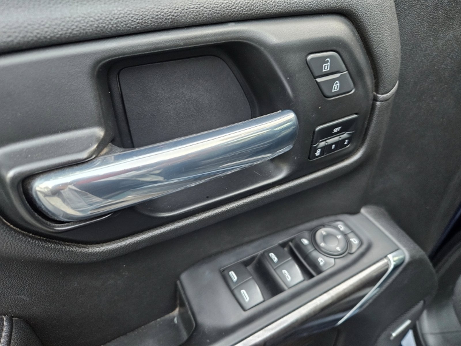 CHEVROLET SILVERADO 3.0  CC LTZ AT  4X4  DIESEL 2022 - Imagen 13 de 18