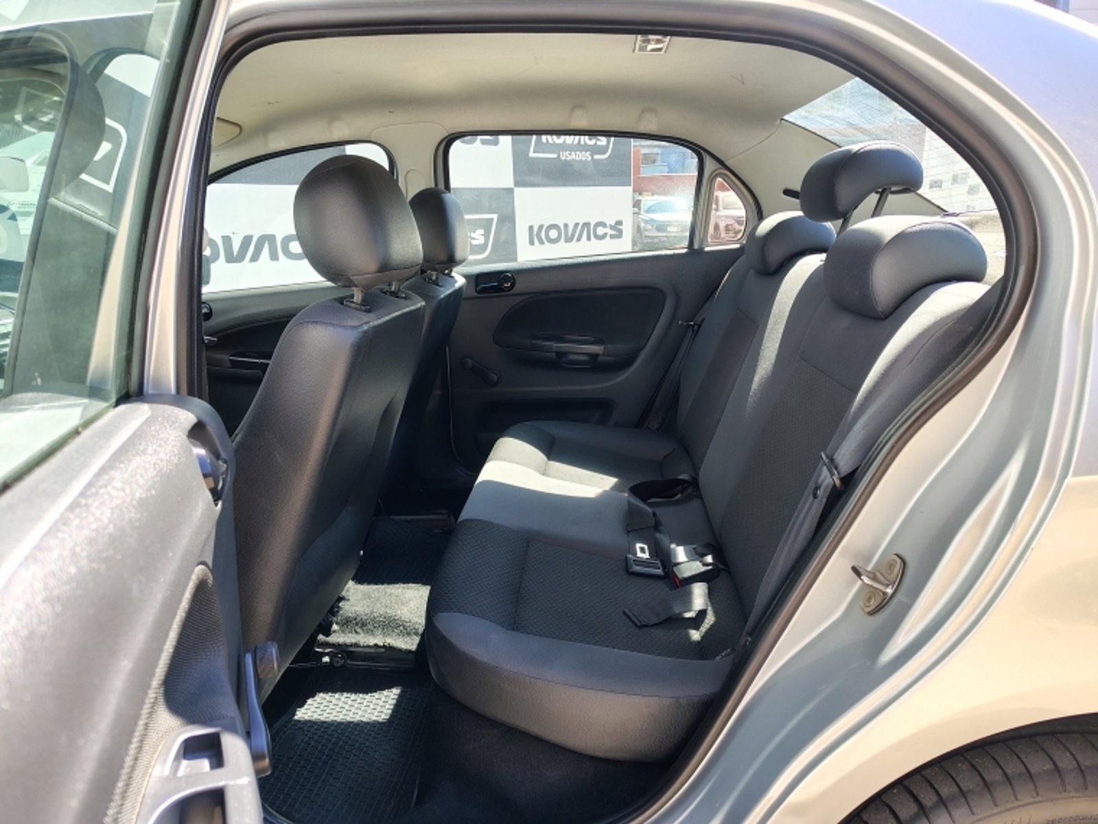 VOLKSWAGEN VOYAGE 1.6 COMFORTLINE MT 2021 - Imagen 8 de 18