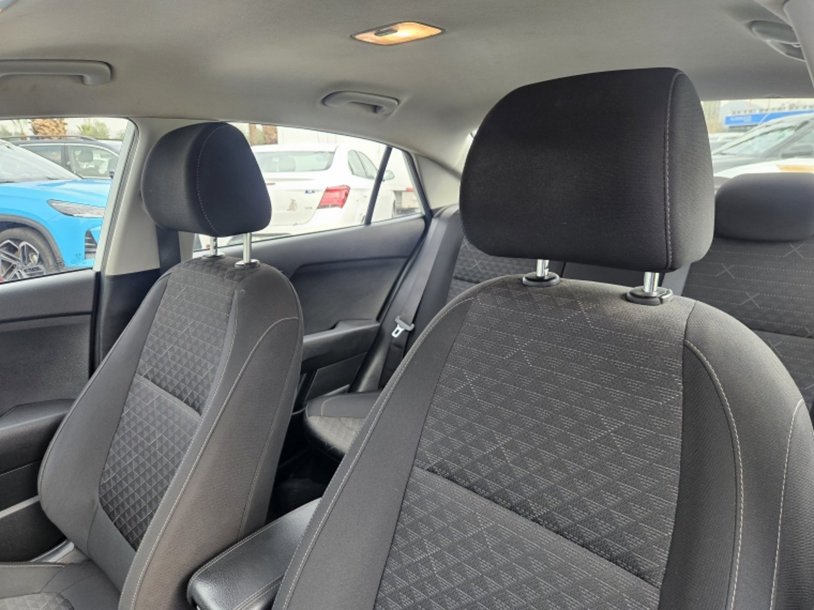 Kia RIO 4 LX 1.4 MT 2021 - Imagen 15 de 20
