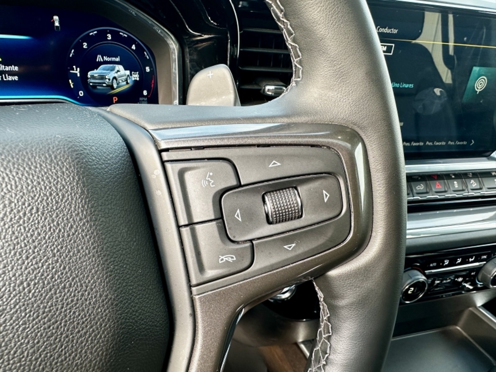 CHEVROLET SILVERADO 3.0 AUT 2025 - Imagen 13 de 20