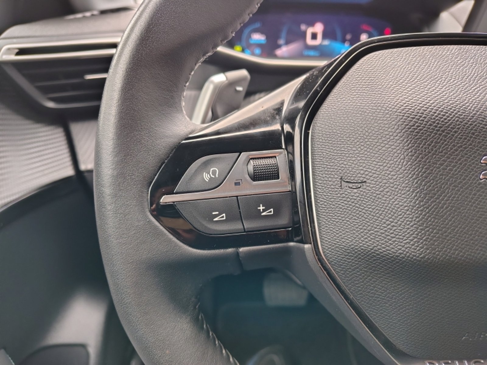 PEUGEOT 208 1.2  ALLURE  PACK  PURETECH 130 AT 2024 - Imagen 15 de 20