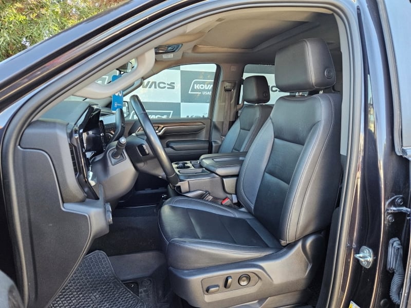 Chevrolet SILVERADO SILVERADO CC DCAB 4X4 5.3 AUT 2024 - Imagen 11 de 18