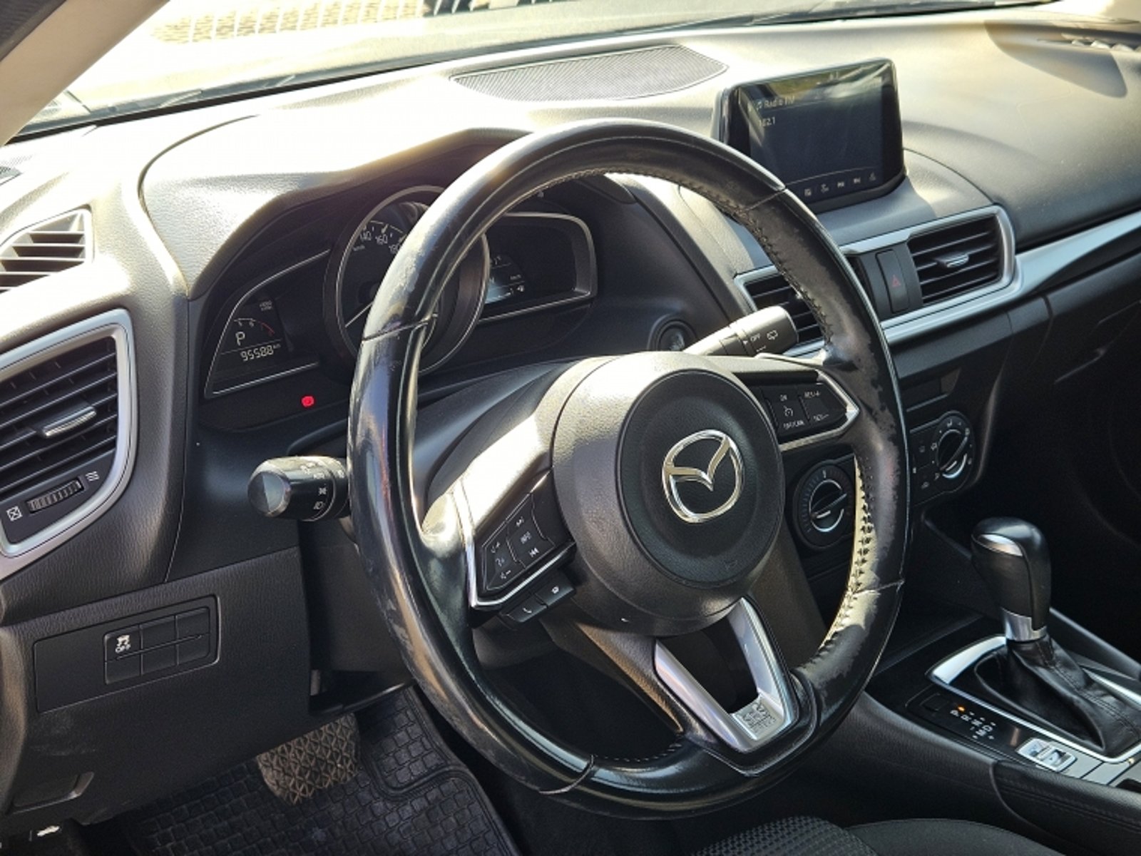 MAZDA 3 SPORT V SR AT 2.0 2019 - Imagen 15 de 20