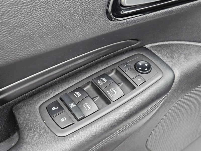 Dodge DURANGO DURANGO SXT RWD 3.6 AUT 2022 - Imagen 17 de 20
