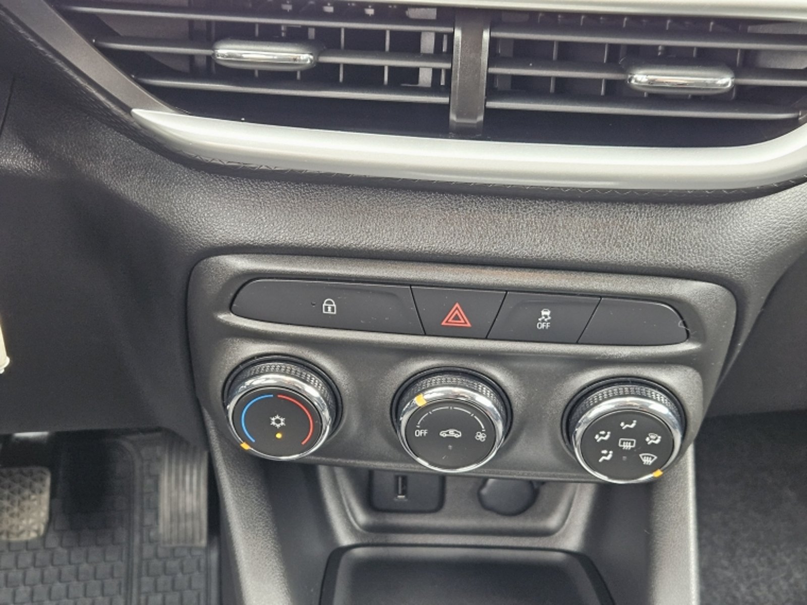 CHEVROLET TRACKER LS 1.2T 2022 - Imagen 11 de 20