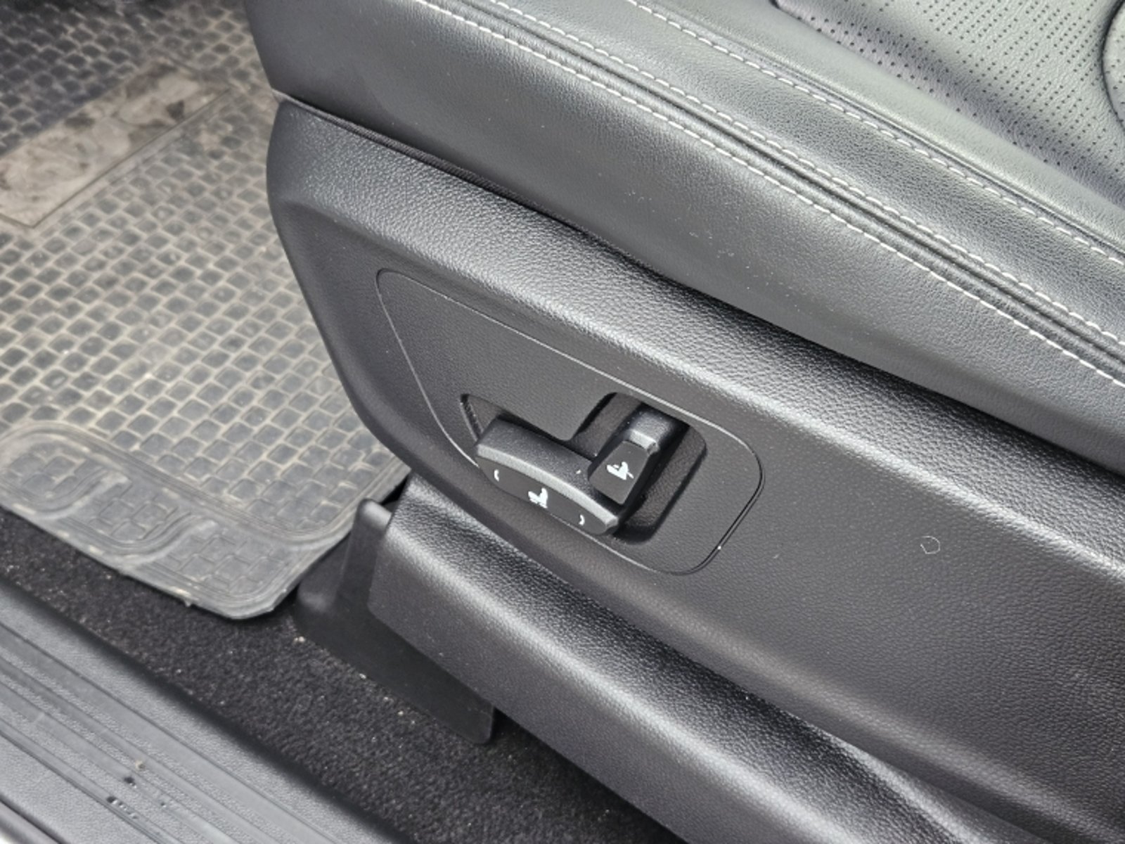 CHEVROLET CAPTIVA PREMIER P AT 2025 - Imagen 15 de 20