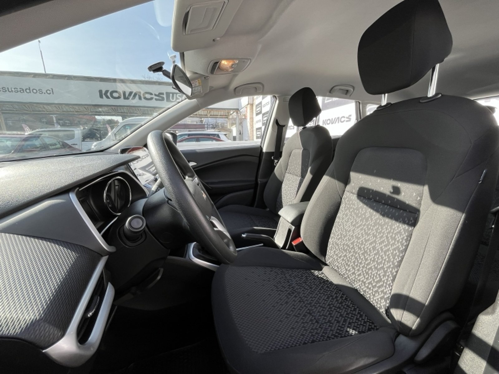 CHEVROLET TRACKER LS MT 2024 - Imagen 13 de 20