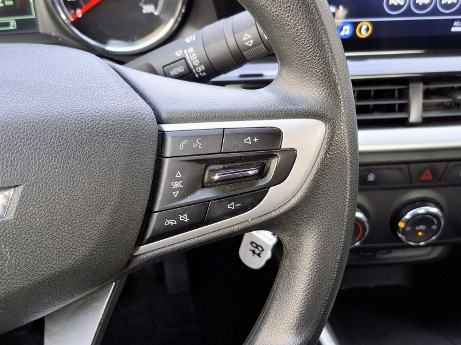 CHEVROLET MONTANA LT MT 2024 - Imagen 13 de 20